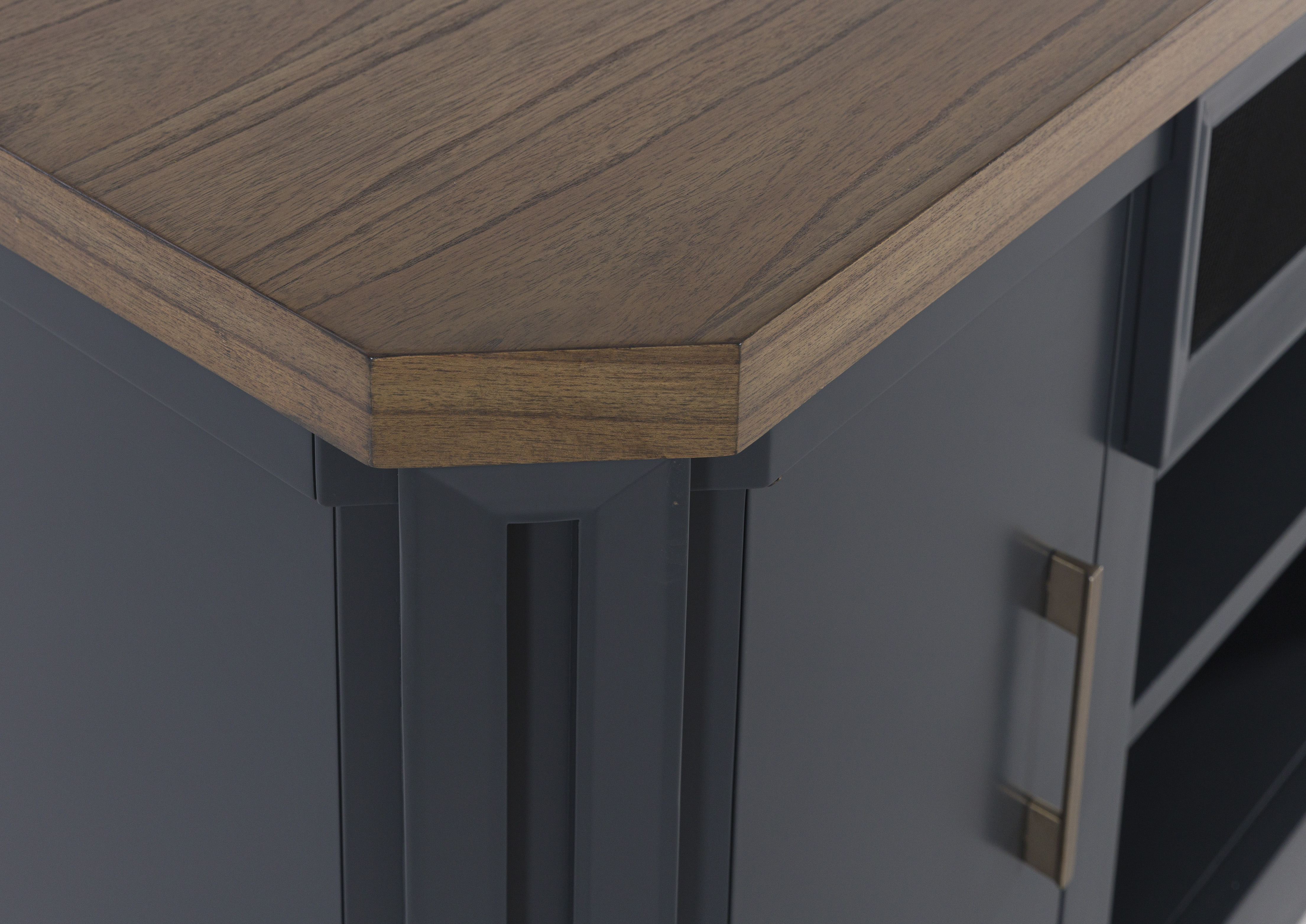 detail shop of corner of landocken.